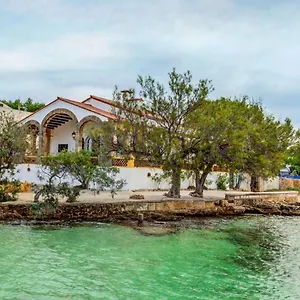 Villa Beachfront Es Clot, Alcúdia
